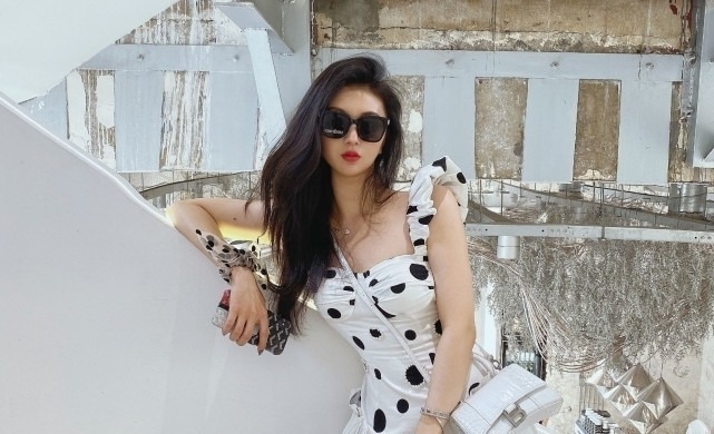 icu “裹小脚”式审美!33岁网红“手术抽脂”身亡:ICU内熬了2个月!