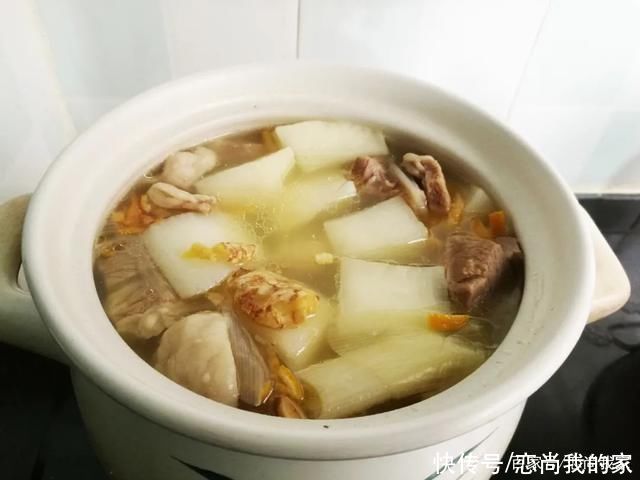  炖羊肉汤不要花椒、大料和料酒，加这两样味道鲜美，还没羊膻味!