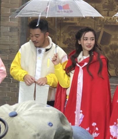  老婆|郑恺当爸后录跑男，被大家起哄难掩喜悦，对老婆四字称呼超甜