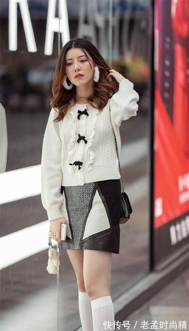 针织衫|米白色针织衫,搭配黑色裙子,显瘦又时尚