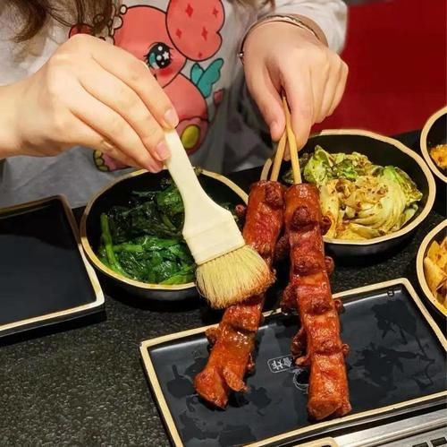  炸串里的每一滴油，都藏着长沙人的口水