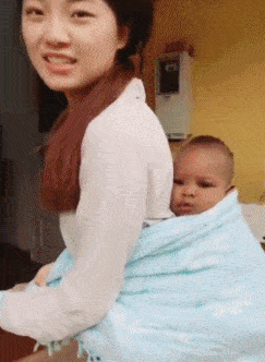 |搞笑GIF:三个老板看一个员工干活,这名员工辞职的心都有了