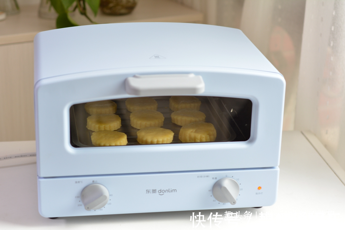 1碗面粉1个鸡蛋,不用打发不用揉面,拌一拌做出传统英国小点心