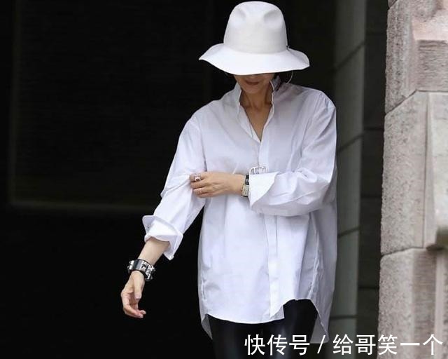 洛薇 初秋穿衬衫,搭配什么最好看16套“穿搭”示范,通勤上班美呆了!