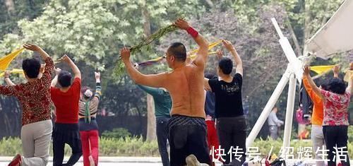 黄豆芽|寿命长的人,都有的4个好习惯,你若能坚持,长寿会与你相伴