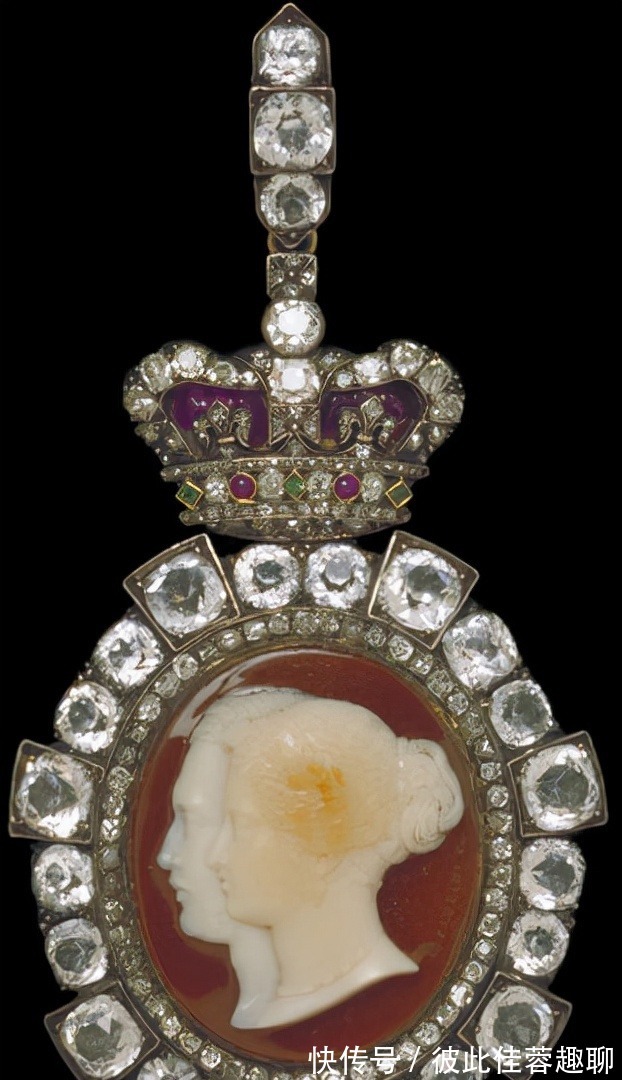 亲王|暗黑系珠宝,用个性独特的精致优雅美感,展现出骨子里的另一面的