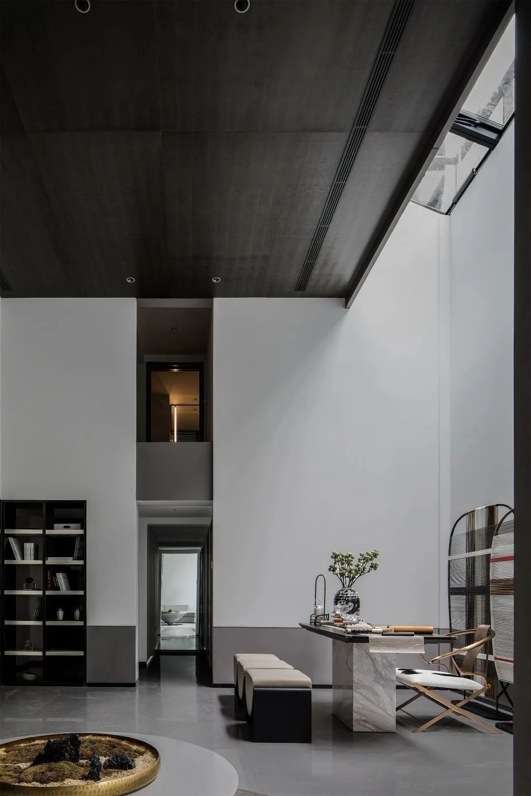 优雅|550㎡现代风别墅,高级灰与水墨色,低调档次的效果很独特