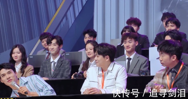 谢娜怀|《快本》召开发布会,主持团加入2位新人,何炅想要重组快乐家族