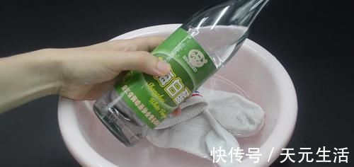 夏天穿过的袜子又脏又臭？教你一招，不仅干净还没臭味，太实用了