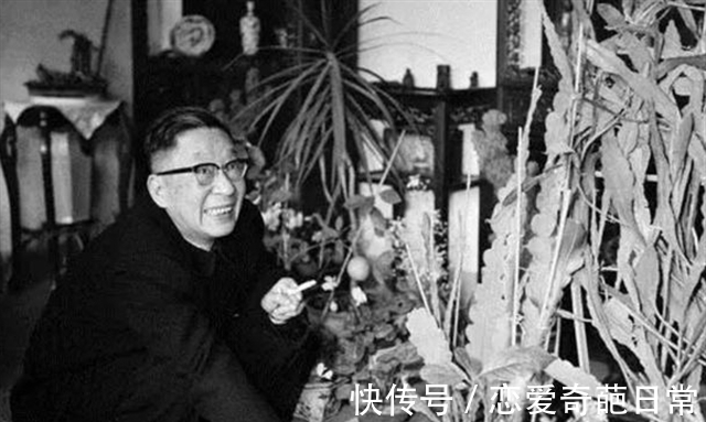 遗体$1966年老舍跳湖自尽,独子守着遗体坐了一夜,从此夹起尾巴做人