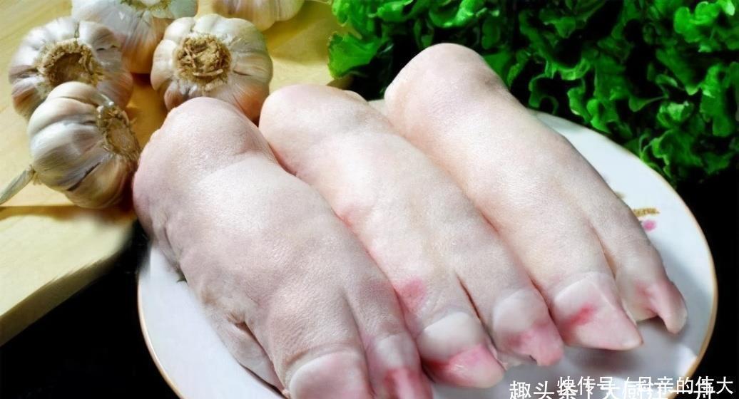 干辣椒段|炖猪蹄时,牢记“3不放”的技巧,猪蹄软烂入味,不腥还不油腻