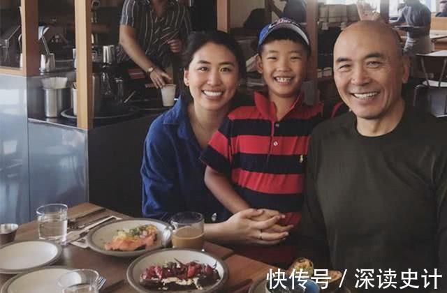 异母弟弟|郎平女儿与异母弟弟聚餐！父亲为了照顾她15年未娶，60岁二婚生子