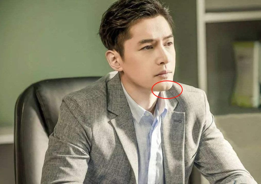 男孩|男孩脸上的7个特征，暗示其长大后是个帅哥，即使现在比较胖