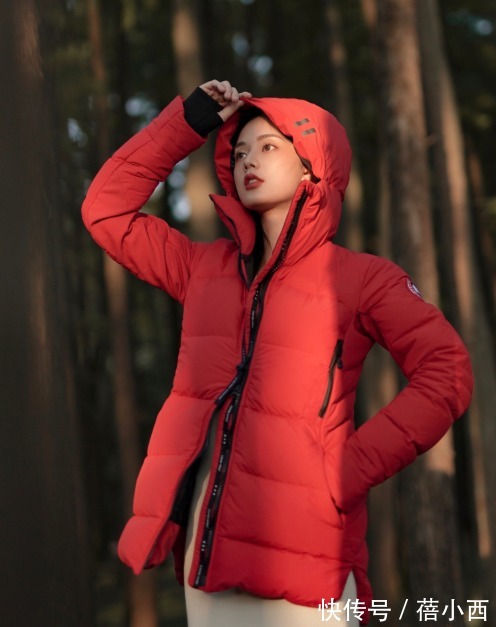 穿搭|毫不费力的御寒穿搭,看这些时髦羽绒服look就够,温度与风度并存