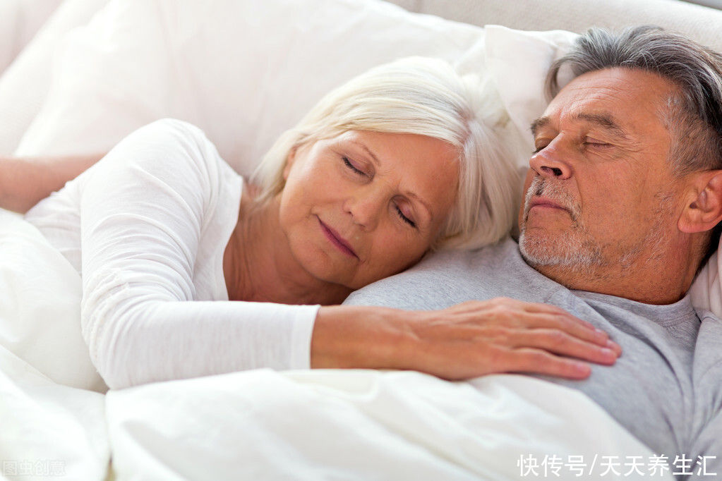 人老了，不想免疫力也下降，應糾正5種生活習慣，補4類營養素