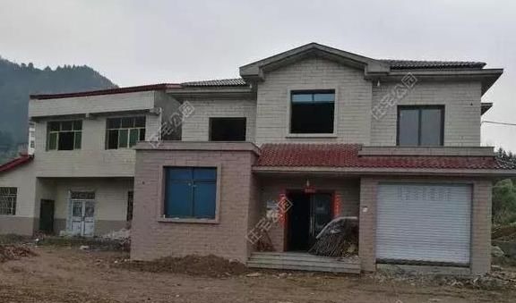 别墅|农村小伙竟花34万在人烟稀少的地方建别墅，为了啥？