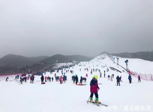 春节不停业，乌蒙滑雪场等你嗨翻全场