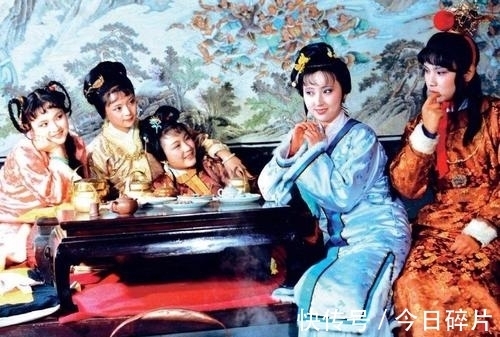 薛宝钗&最优雅的金陵十二钗:大观园菊花诗赛,宝钗为何得了个倒数第一?