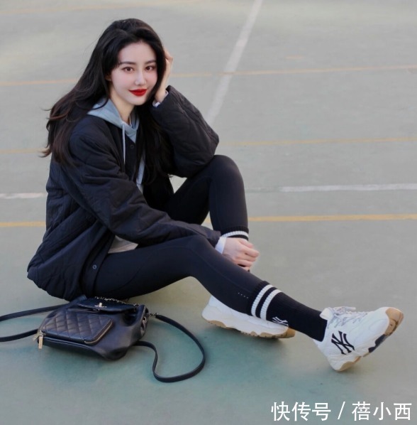 冬季|穿羽绒服总显胖?学会这个“上宽下紧”搭配法则,冬季最in的存在