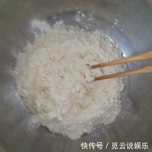  烫面油饼好吃又简单，你肯定喜欢，这里教你怎么做