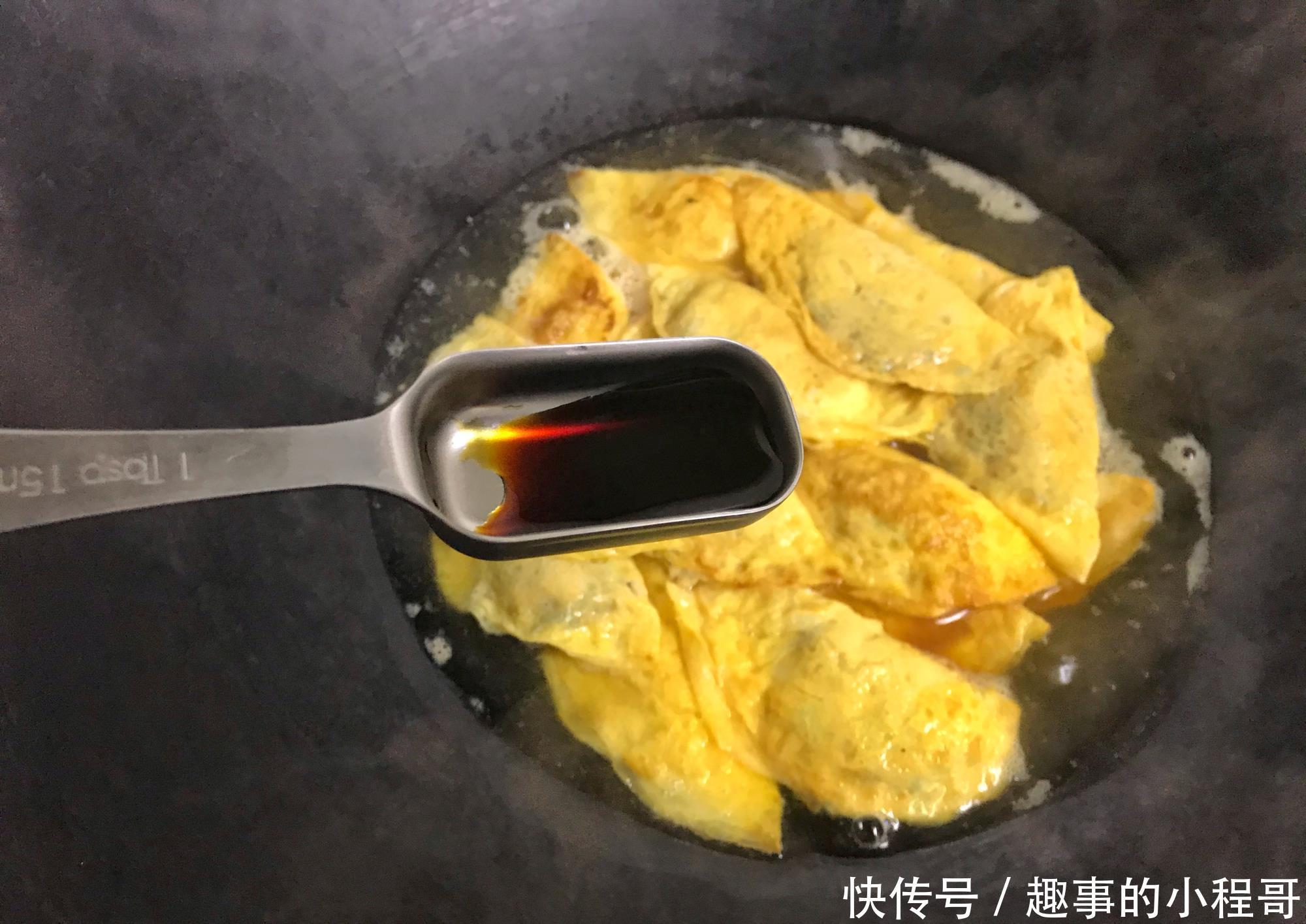 做蛋饺用鸡蛋还是用鸭蛋?老爸不外传的手艺,蛋饺耐煮不破有窍门