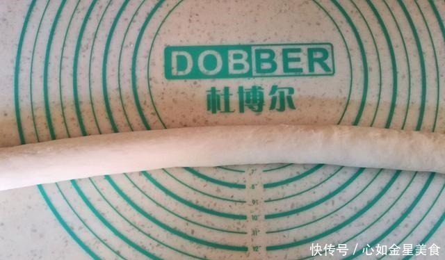 面团|这样做的春饼,皮薄如纸还不容易破,一招搞定,家里人都夸厉害