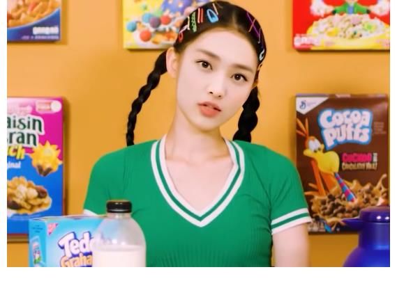 韩国推出AI女团,单曲播放量破67万,真偶像要逐渐失业了?