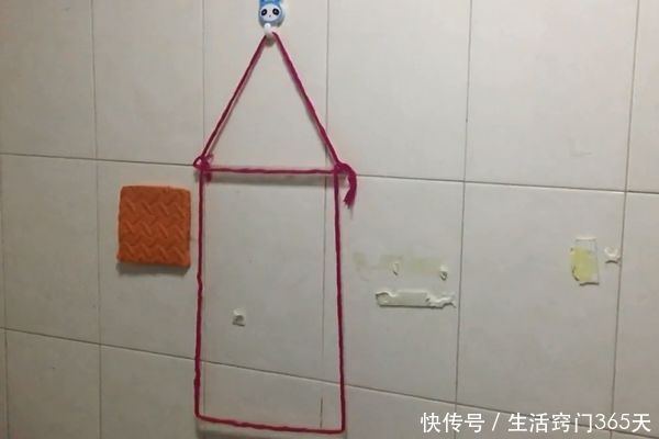 在吸管中穿一根绳子，挂在卫生间墙上太实用了，全家人都抢着用！