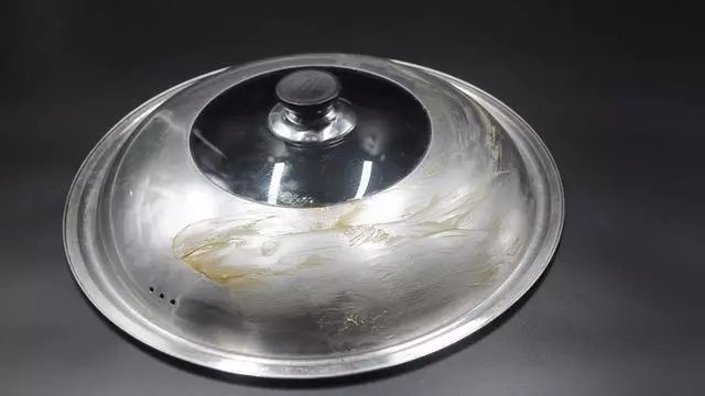 妙用|用完的牙膏管别扔掉，放在厨房一年能省不少钱，邻居见了纷纷学
