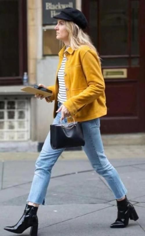 “灯芯绒”重回时尚圈，舒适保暖又显瘦，时髦精们都穿上了