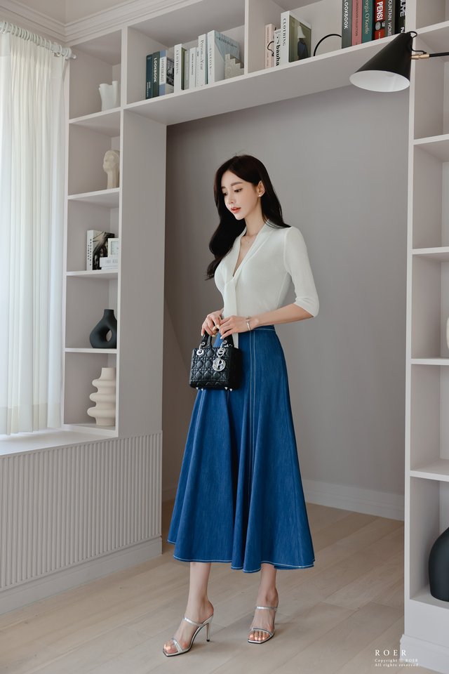 新奥尔良|时尚精品:孙允珠搭配的新奥尔良都市牛仔斜衩柔纱裙