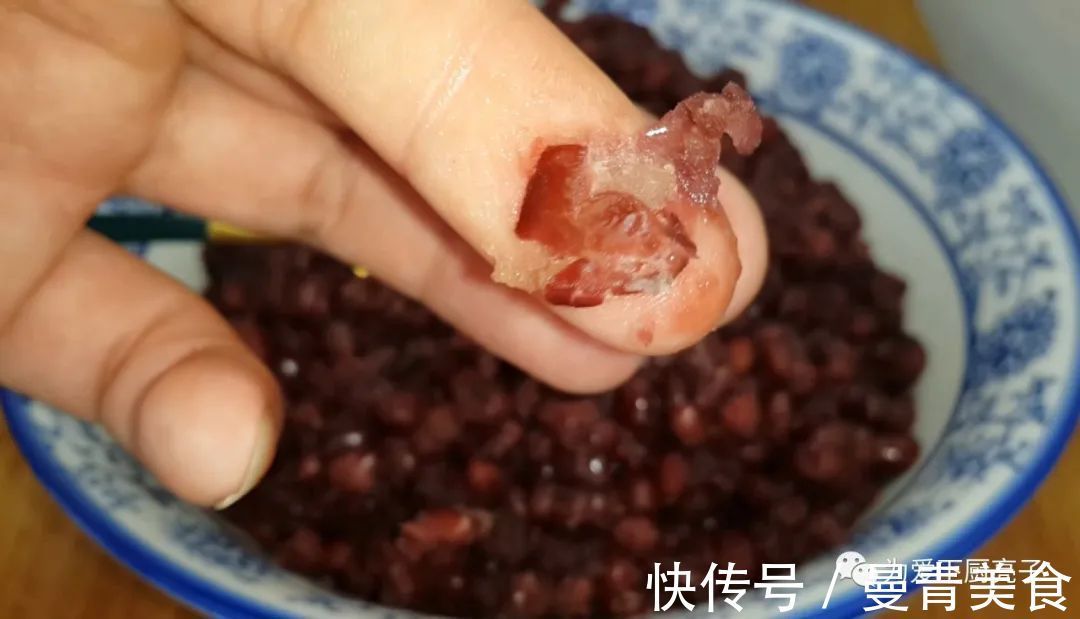 红豆面包|家常红豆面包做法,两勺卷一卷,松软香甜又解馋,学会都能开店了