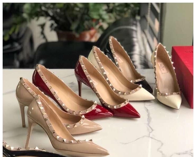 三环 满身都是铆钉的奢侈品高跟鞋,华伦天奴靠出众博眼球,性感度极高