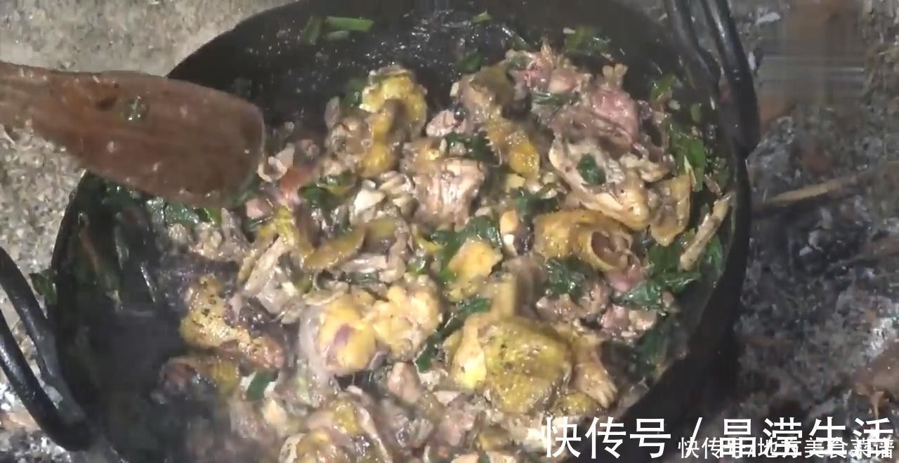 葱油鸡|尼泊尔山区贫困村民杀鸡招待中国客人，鸡肉做法特别，味道确实好