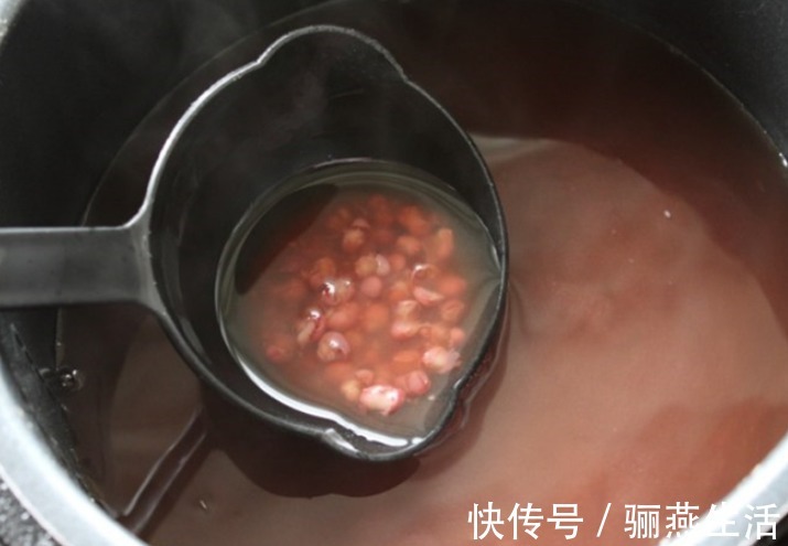 香芋丸子|天热，少吃西瓜多吃它，煮一煮放冰箱冷冻起来，随时吃随时取！