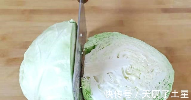 吃法|包菜这样做“赛过”吃肉,40年大厨的新鲜吃法,吃过一次就忘不!