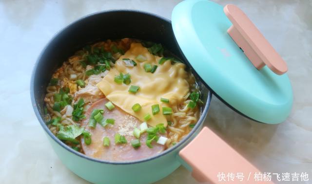 筋道|一个人时候最爱这样吃,简单美味,5分钟出锅,口感筋道味香浓