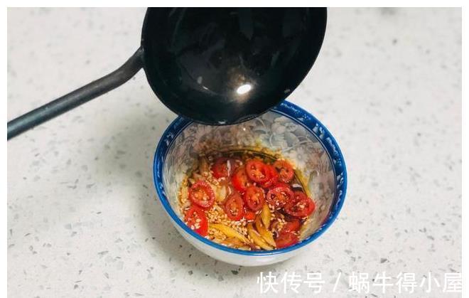 黄瓜|芹菜拌花生怎么做才好吃?掌握几个小技巧,清脆爽口,颜色不发黑