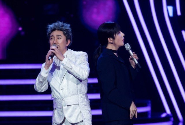 观众真的好狠心!百变大咖秀努力成这样还没有挣得观众几个眼神