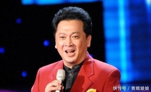 书法&郁钧剑歌唱得好,书法也有两下子,堪称歌唱界里的书法大师