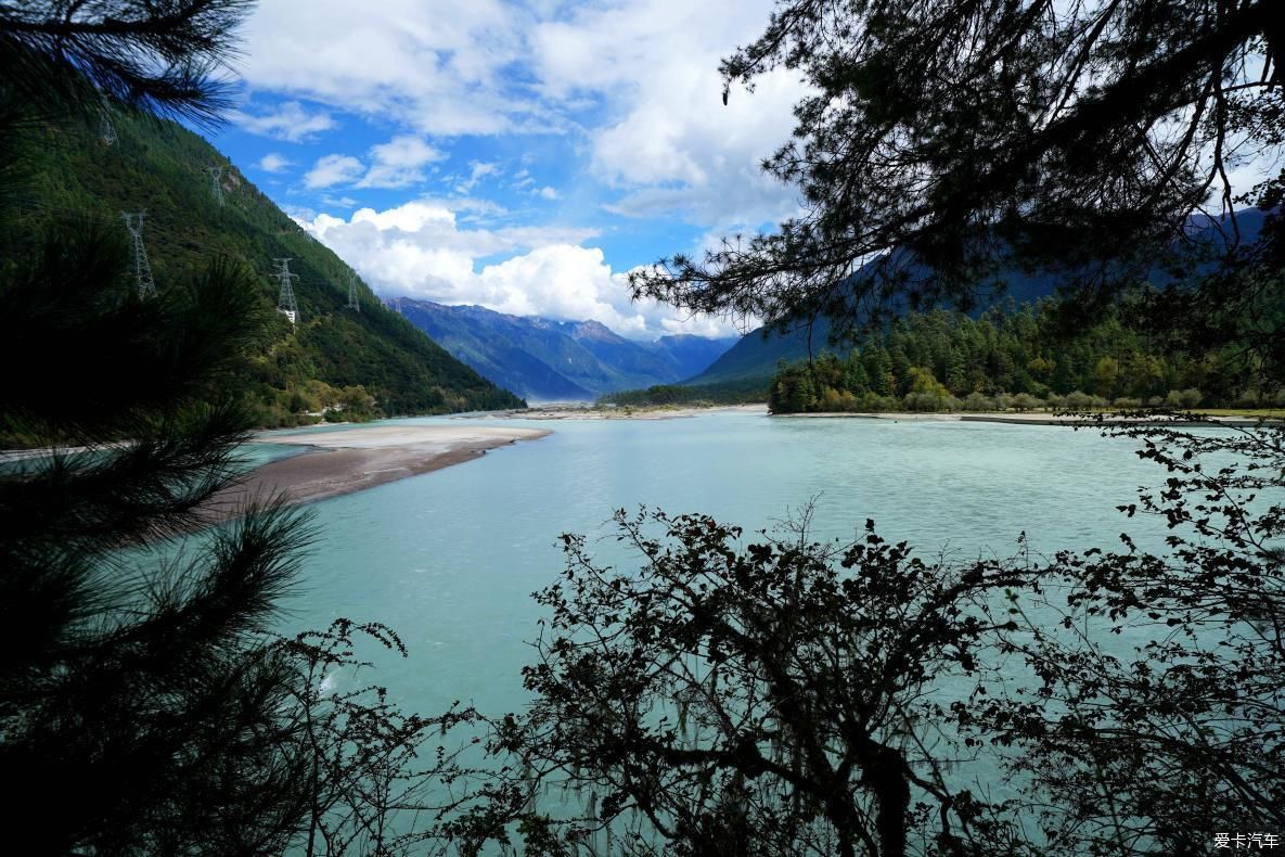 独自自驾游 欣赏最美的岗云杉林 体验环藏之旅的慢生活