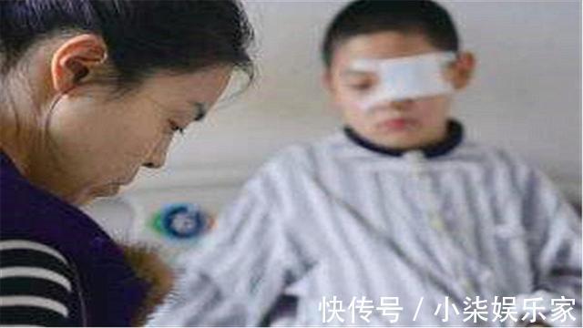 石灰|3岁男孩把石灰撒进眼睛,妈妈却不敢用水洗,事后医生骂无知
