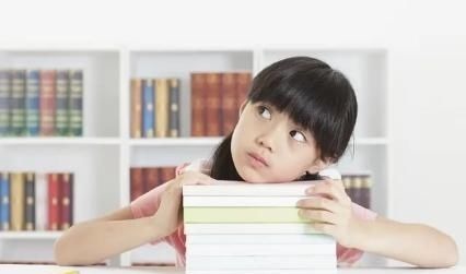 逻辑思维|孩子是不是读书的料,小时候这3个特征可以看出,占一个就偷笑吧