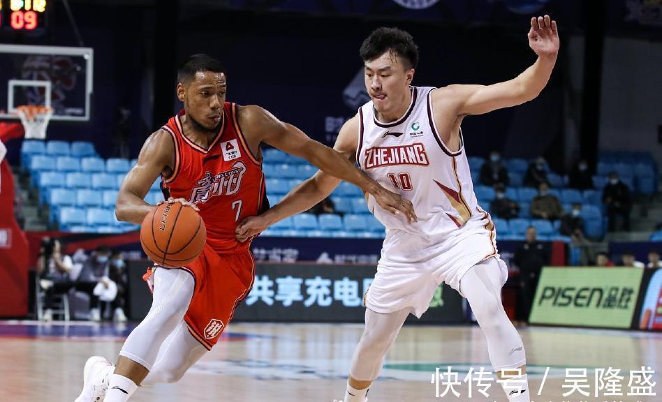 郭士强|12中8得24分,CBA小将无愧郭士强栽培,杜锋慧眼识珠获称赞