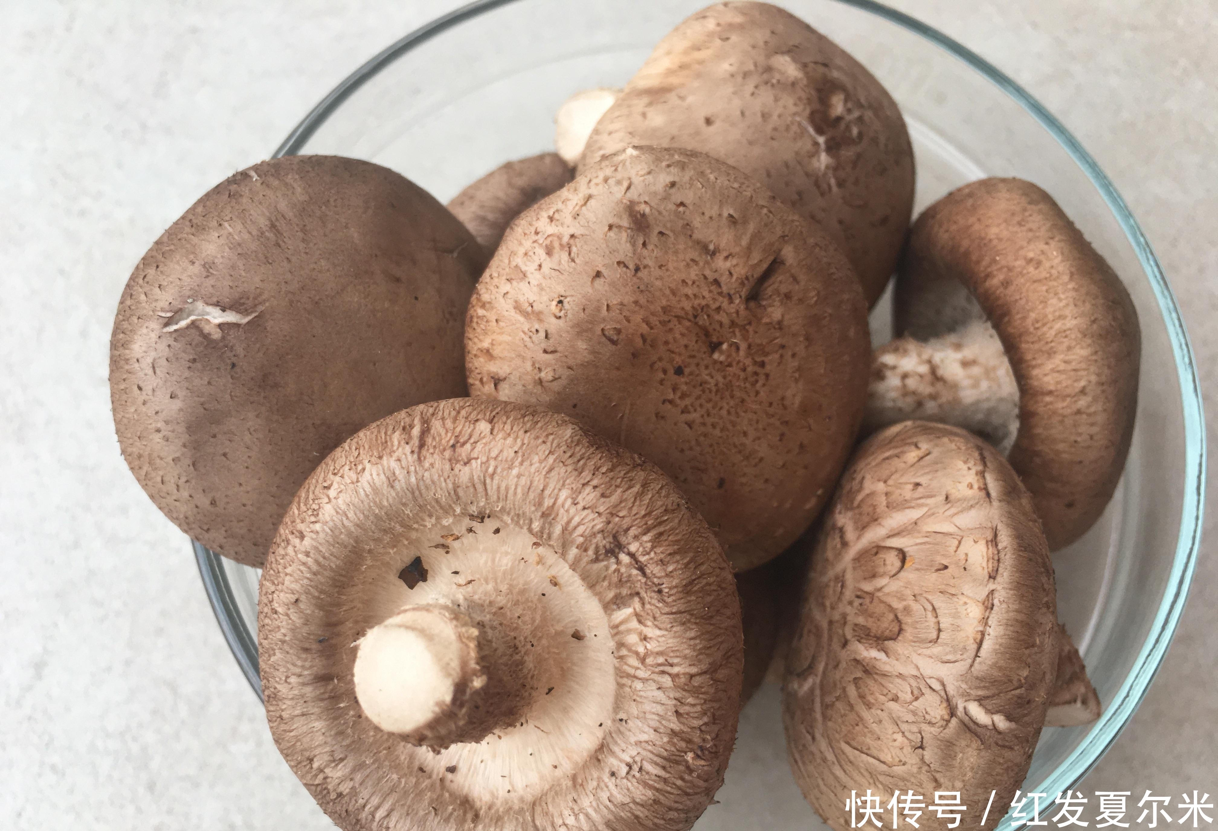 1勺|鸡胸肉花样吃法之香菇酿鸡胸肉,低脂低卡又有营养,一家人都爱吃