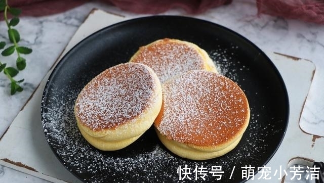 面糊|别再用电饭煲做蛋糕,教你平底锅做,简单0失败,咬一口就停不下