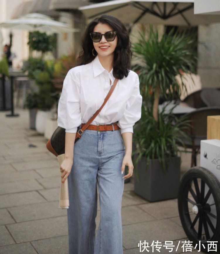 白色衬衫|女人一定要学会穿“衬衫”！早秋11套简约搭配look，减龄又气质