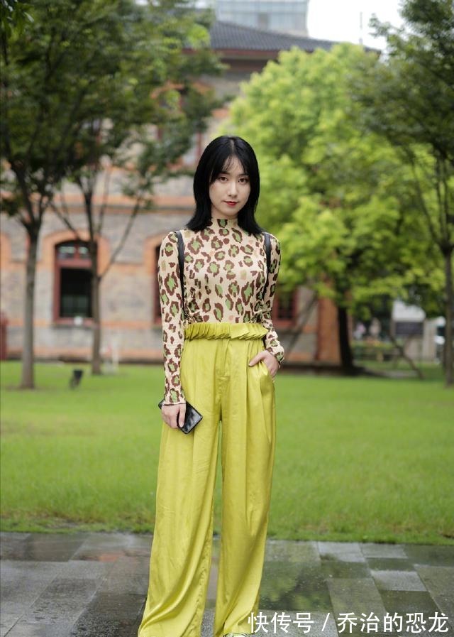 搭配 最近火了一种穿法“上下带点绿”,时髦显白,照着穿就对了!