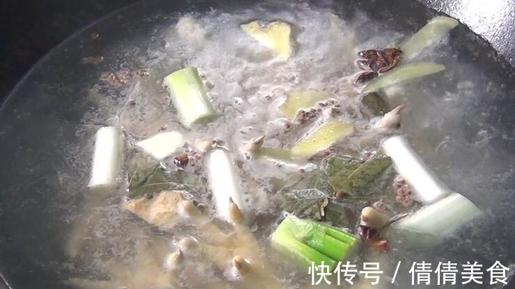 红花椒|想吃泡椒凤爪不用买，大厨教你在家做，酸辣爽口，今天泡明天吃