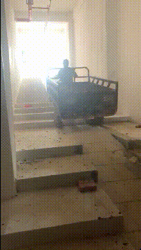 |搞笑GIF:好了 表演结束了 同学们都辛苦了